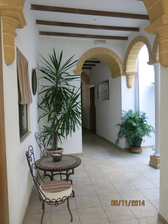 Hostal Fenix Jerez de la Frontera Exteriör bild