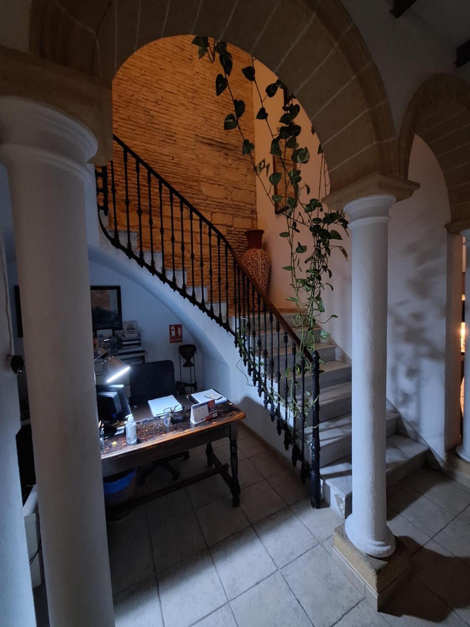 Hostal Fenix Jerez de la Frontera Exteriör bild